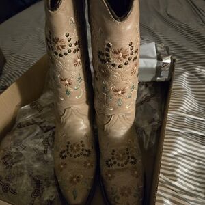 Embroidered Leather Tan Western Boots